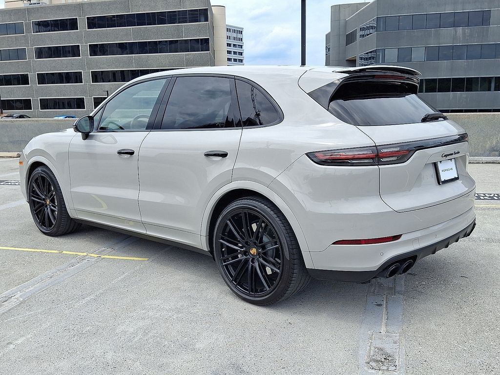 2021 Porsche Cayenne Turbo 3