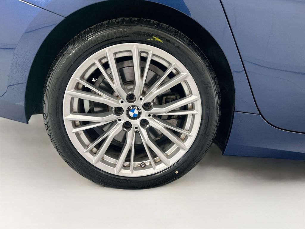 Thumbnail: 2024 BMW 3 Series - 32
