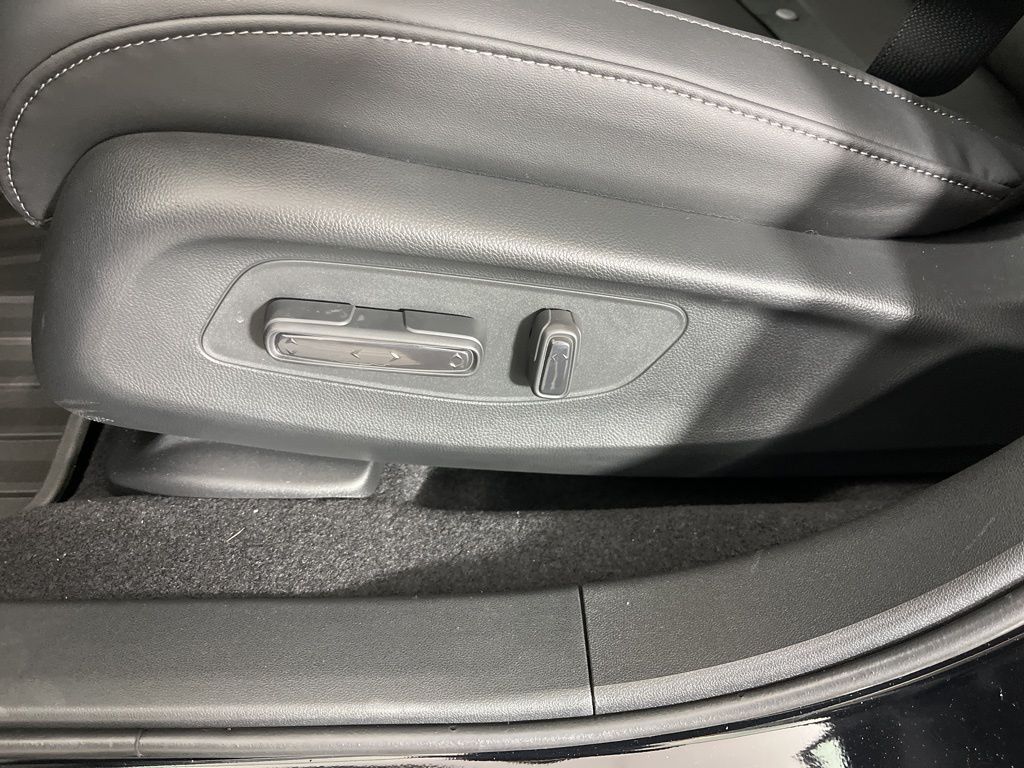 Thumbnail: 2025 Acura ADX - 26