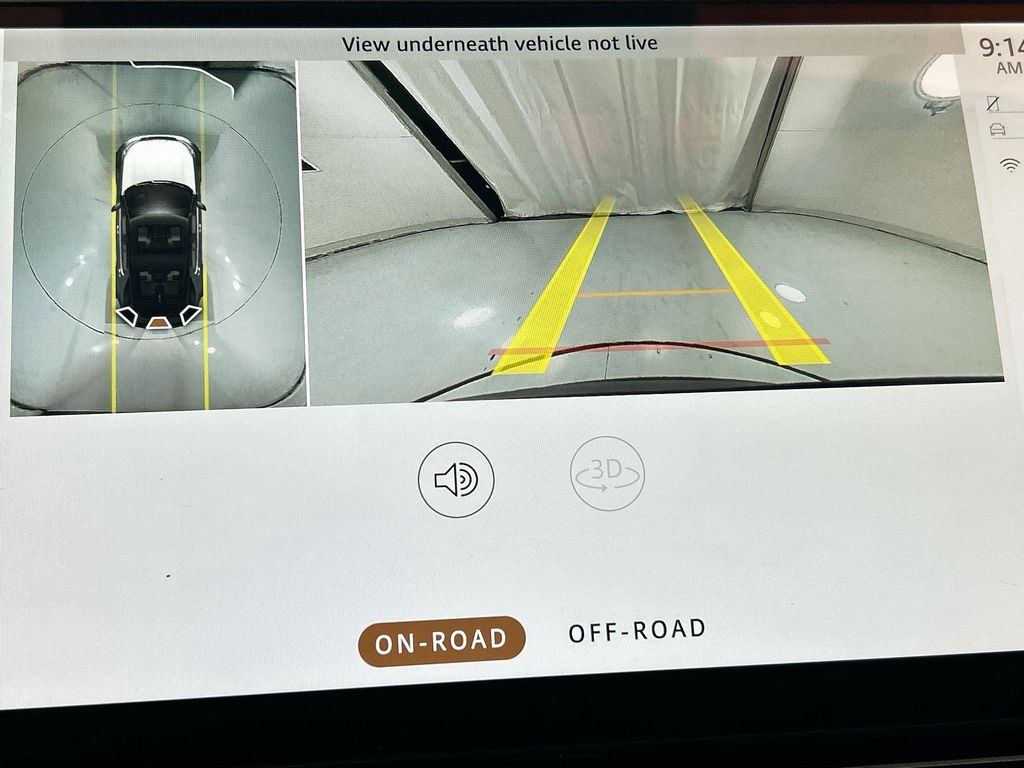 Thumbnail: 2022 Land Rover Discovery - 15