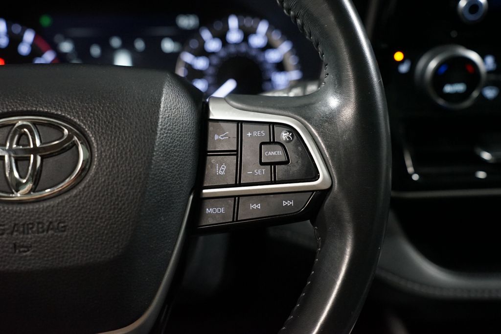 Thumbnail: 2024 Toyota Highlander - 13