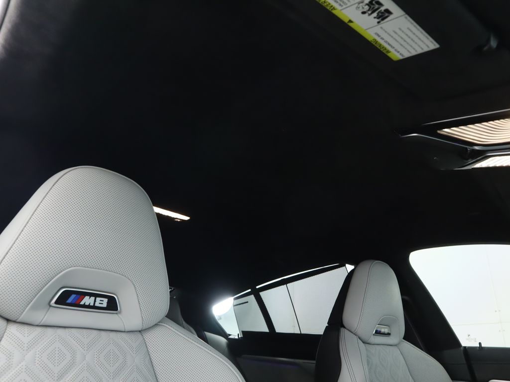 Thumbnail: 2023 BMW M8 - 19