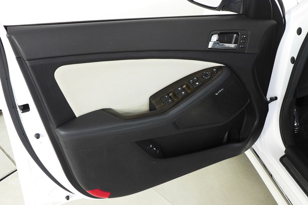 Thumbnail: 2013 Kia Optima - 11