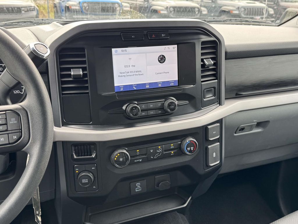 View vehicle photo 4