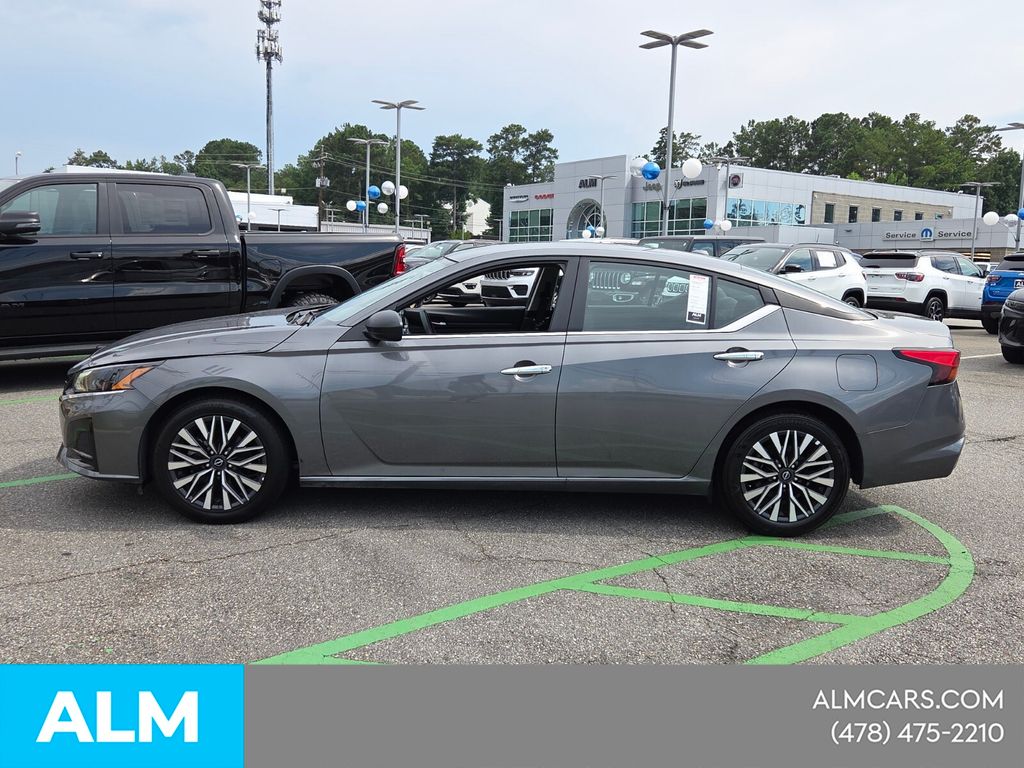 Used 2025 Gray Nissan 2.5 SV image 5