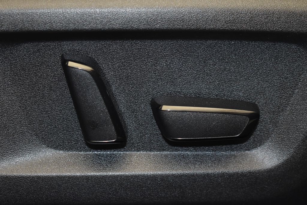 2022 Nissan Rogue SL 27