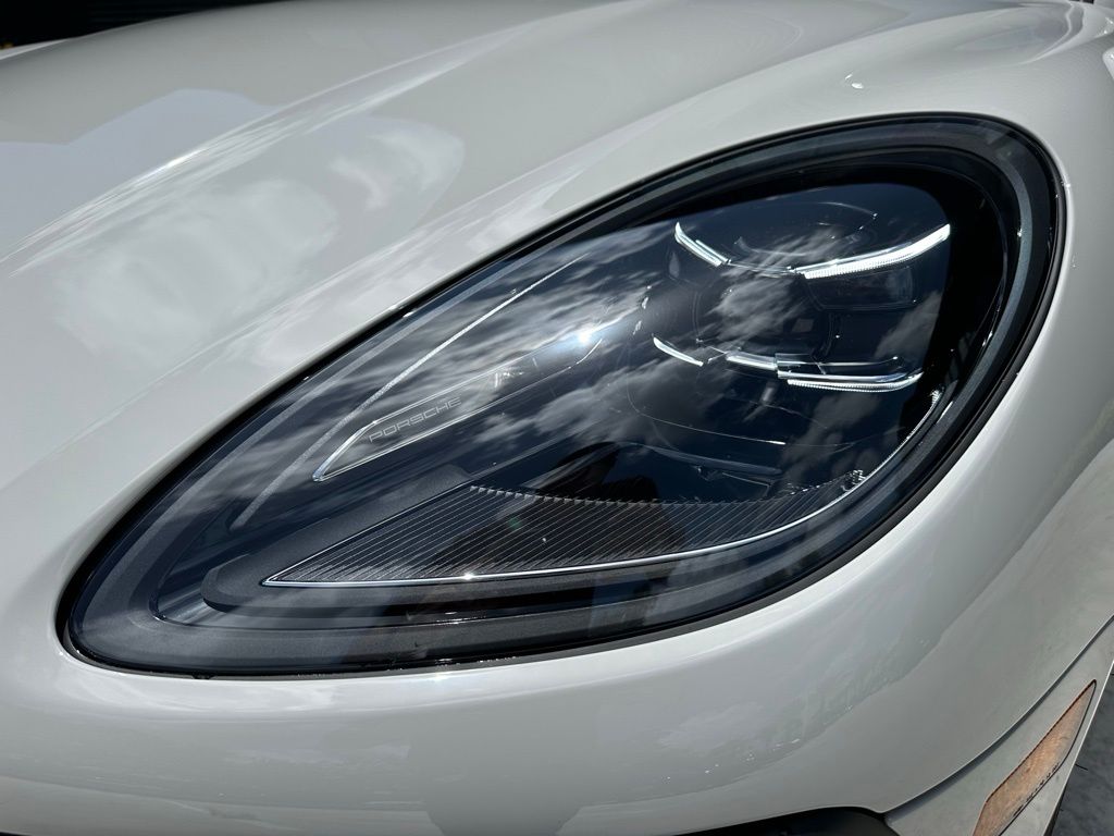 Thumbnail: 2025 Porsche Macan - 13