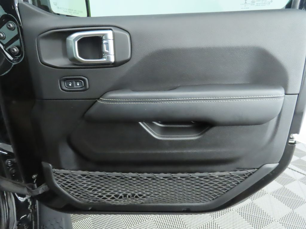 2022 Jeep Wrangler Unlimited Sahara 4xe 26