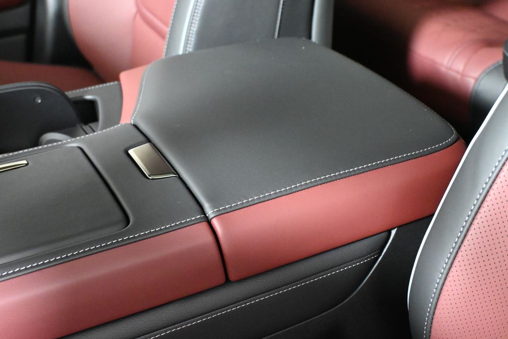 Thumbnail: 2026 INFINITI QX80 - 26