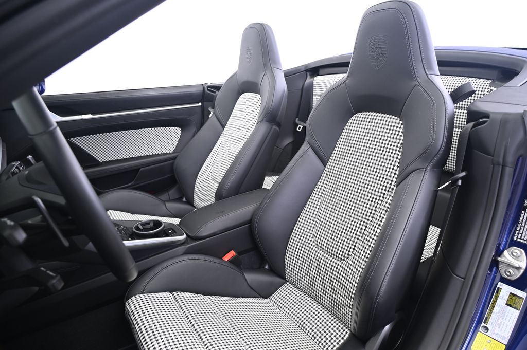 Thumbnail: 2024 Porsche 911 - 26