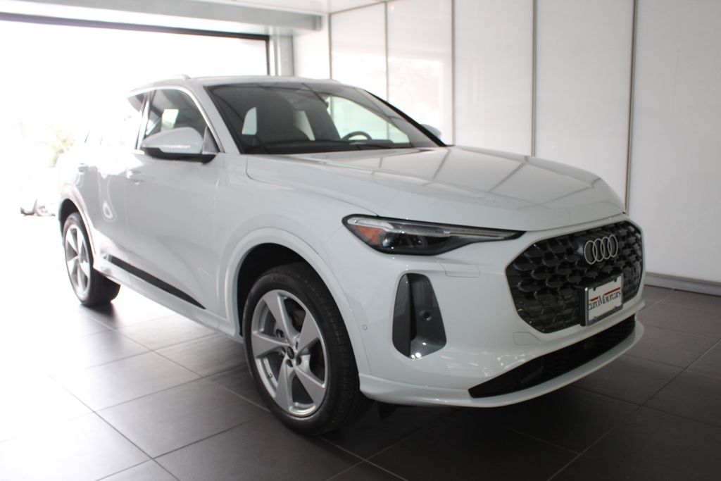 2025 Audi New Q5 Premium Plus's photo