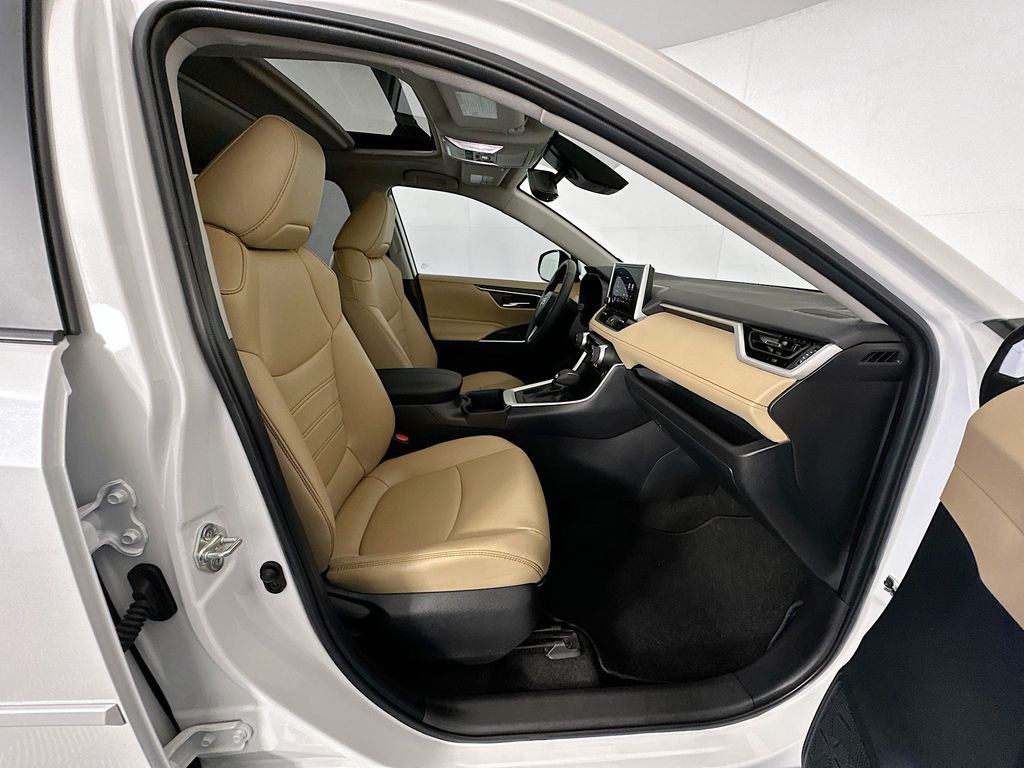 Thumbnail: 2023 Toyota RAV4 - 28