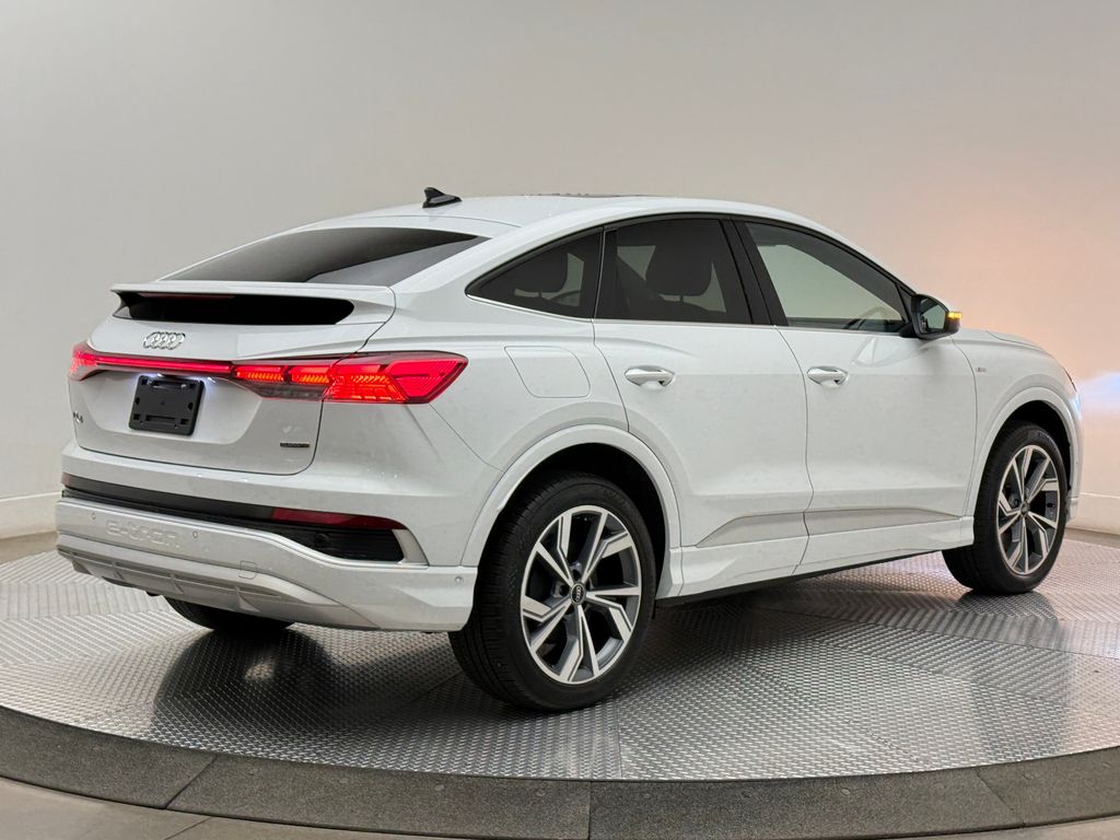 Thumbnail: 2023 Audi Q4 e-tron - 16
