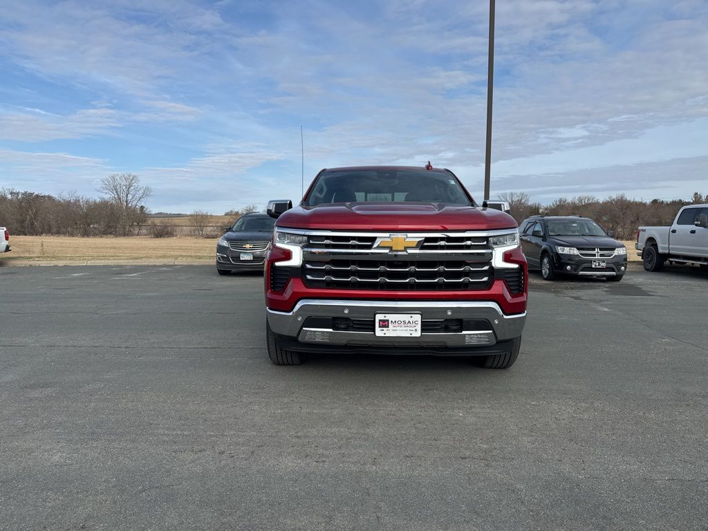 Used 2022 Chevrolet Silverado 1500 LTZ with VIN 1GCUDGED4NZ568894 for sale in Zumbrota, Minnesota