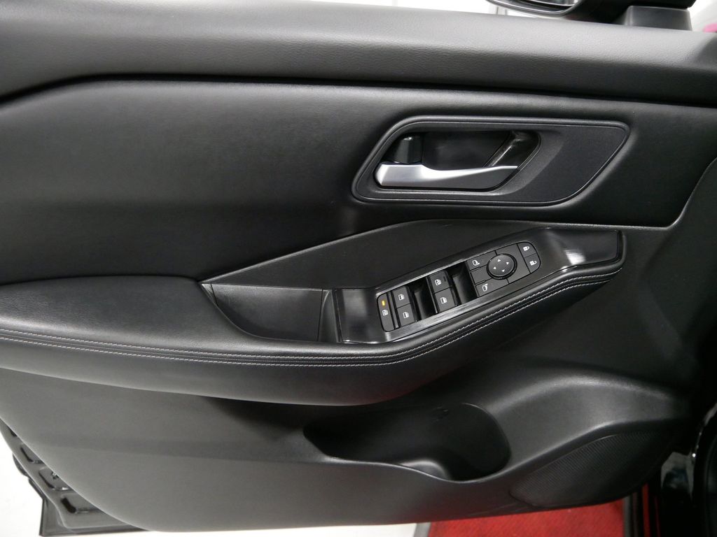 Used 2025 Nissan Rogue SUV