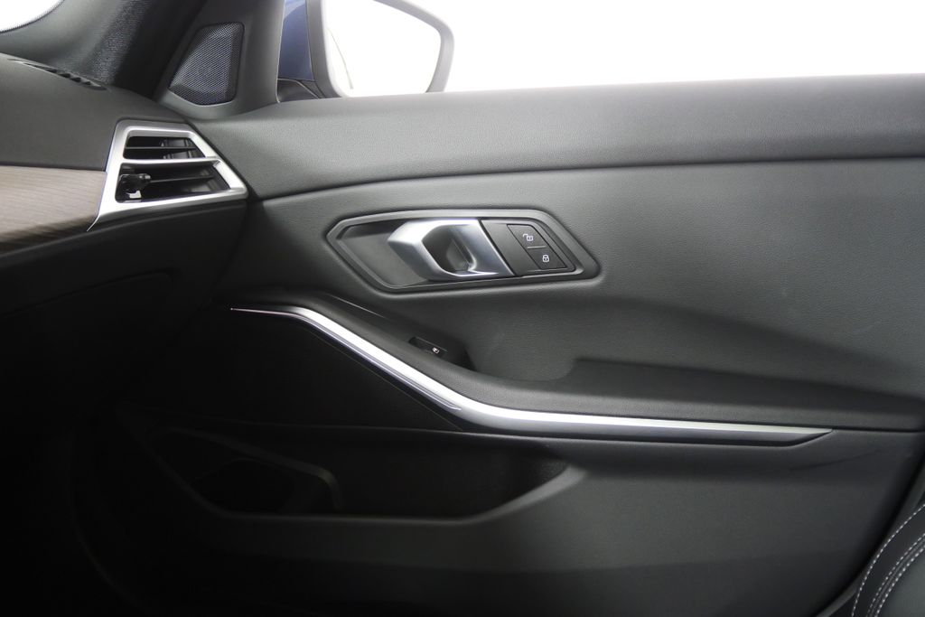Thumbnail: 2026 BMW 3 Series - 25