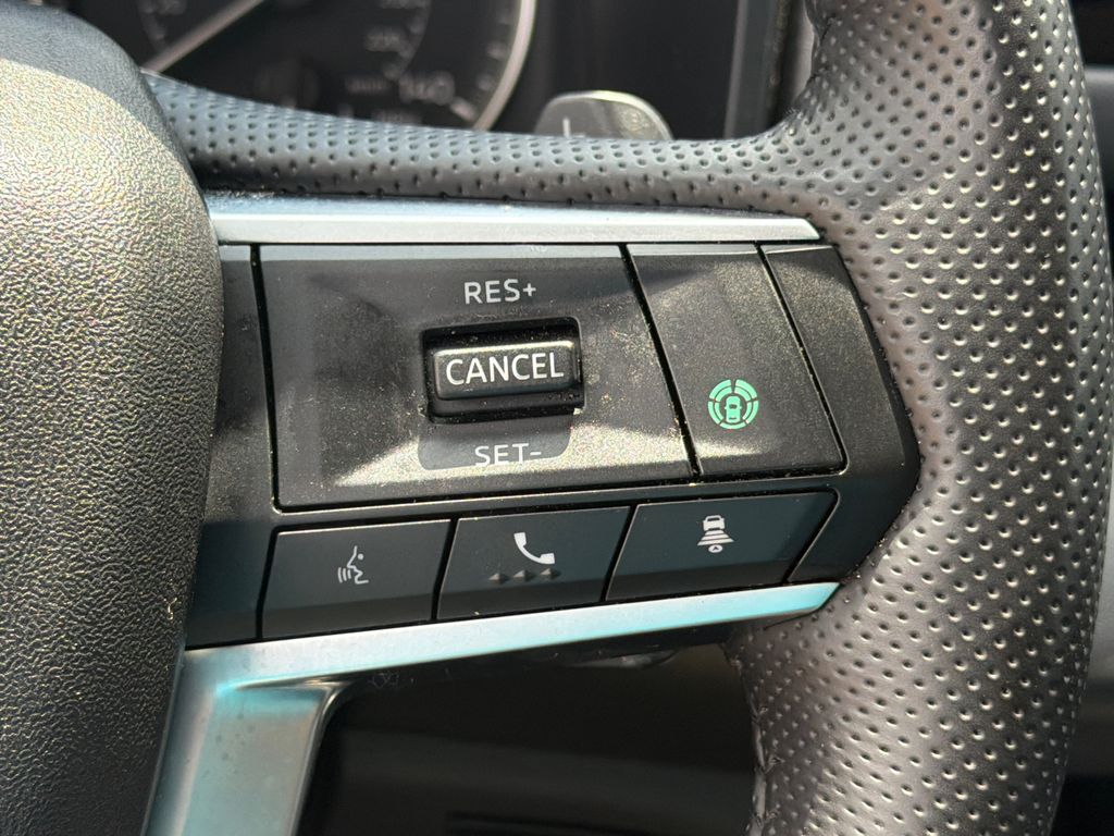 Used 2025 White Mitsubishi SE image 25