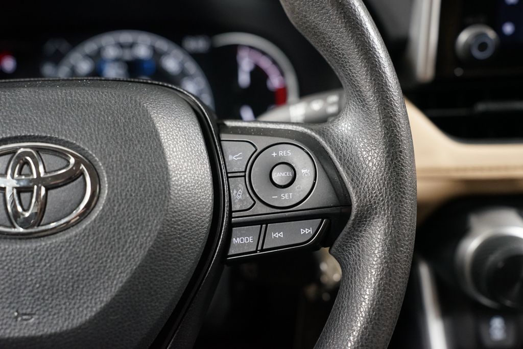 Thumbnail: 2025 Toyota RAV4 - 13