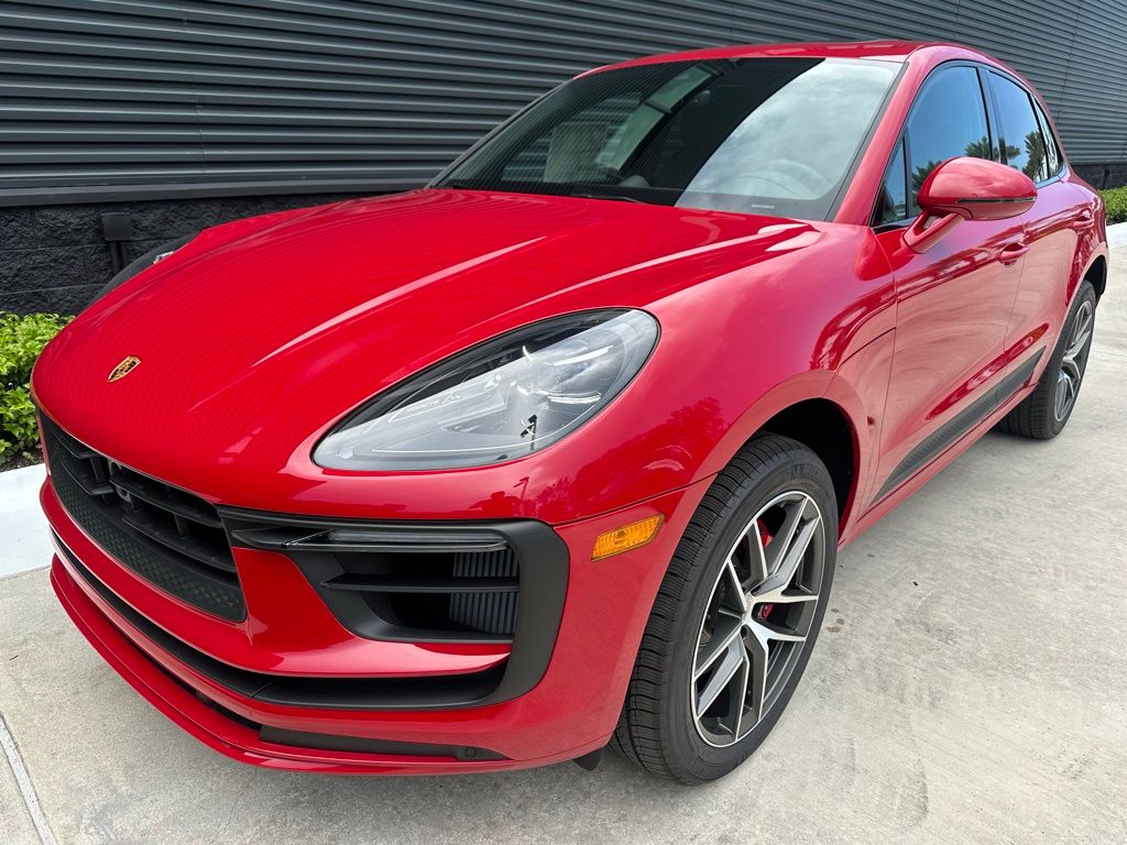Thumbnail: 2025 Porsche Macan - 6