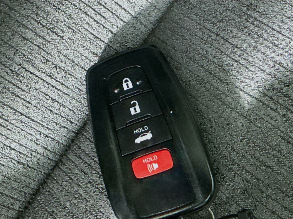 Used Car 2022 Toyota Camry Hybrid  Le For Sale Under $25,000 In Austin, Texas