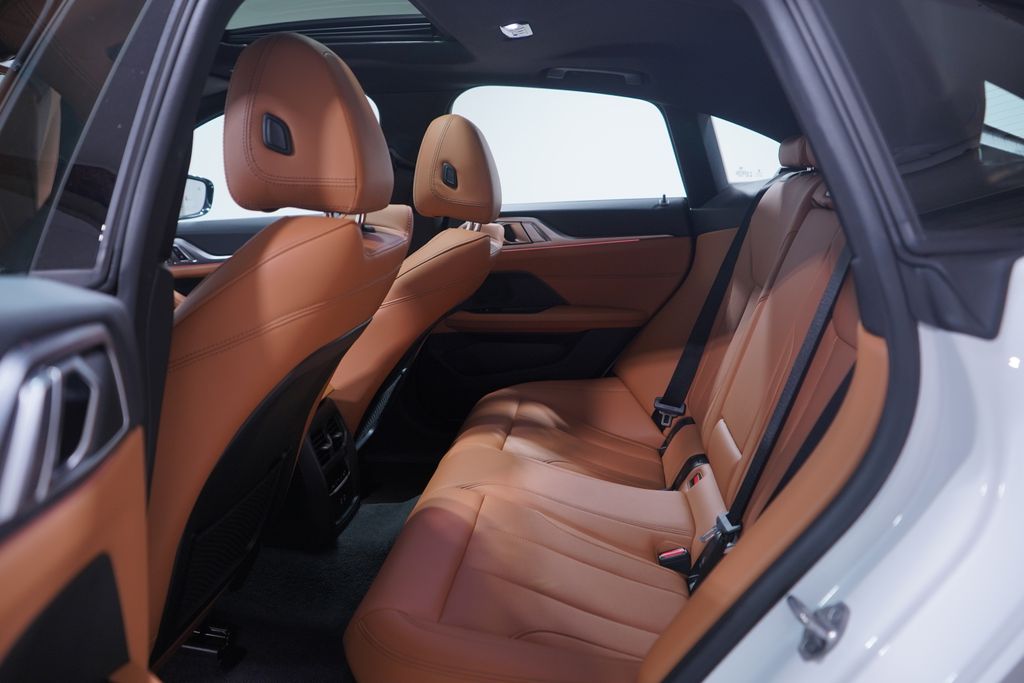 Thumbnail: 2022 BMW 4 Series - 9