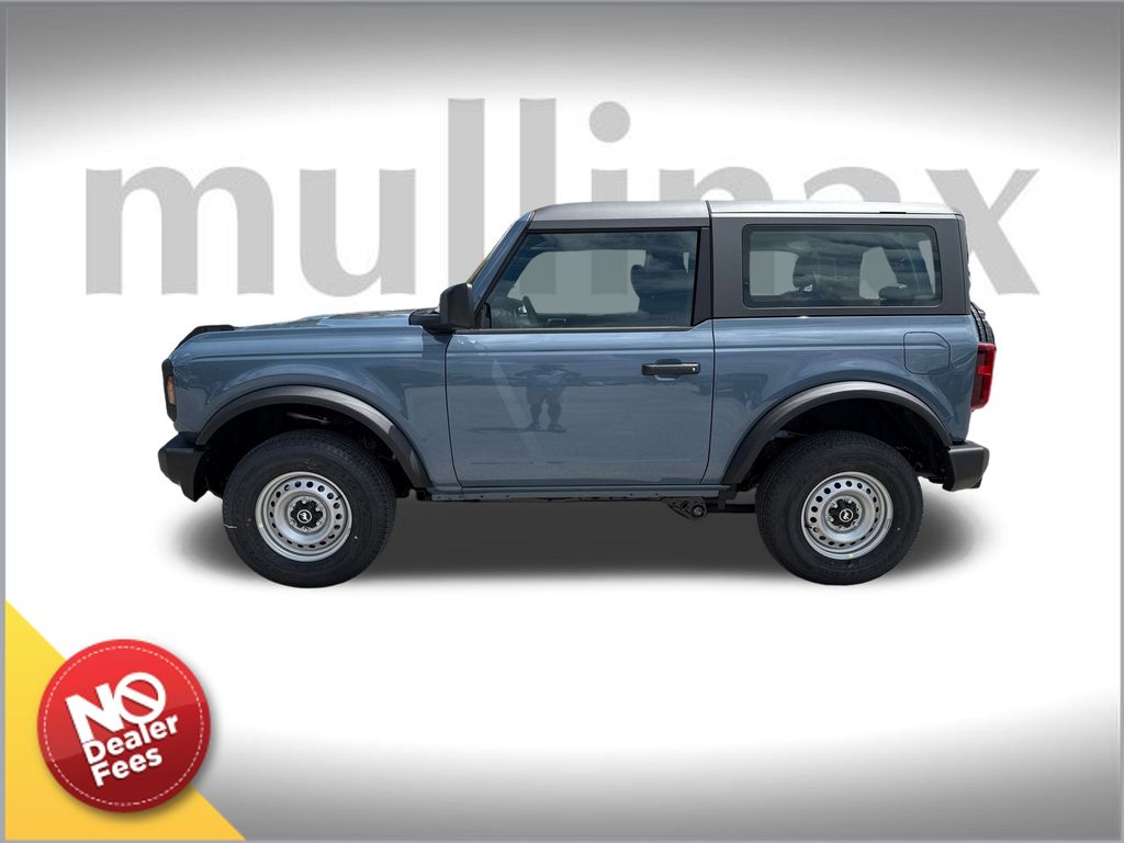 2025 Ford Bronco Base photo 2