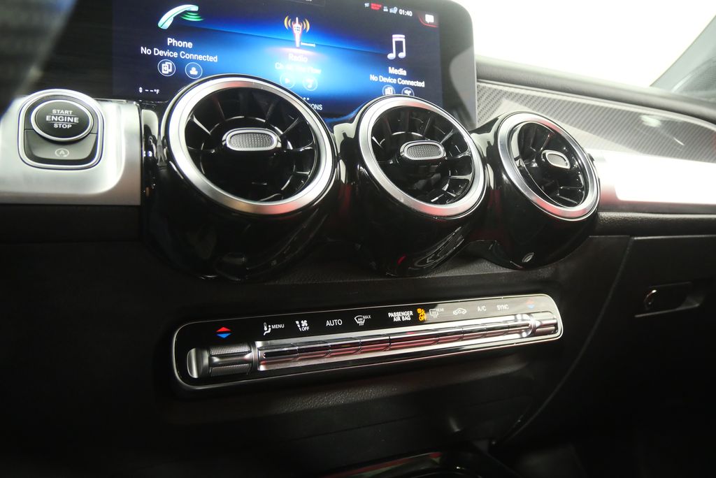 Thumbnail: 2022 Mercedes-Benz GLB - 24