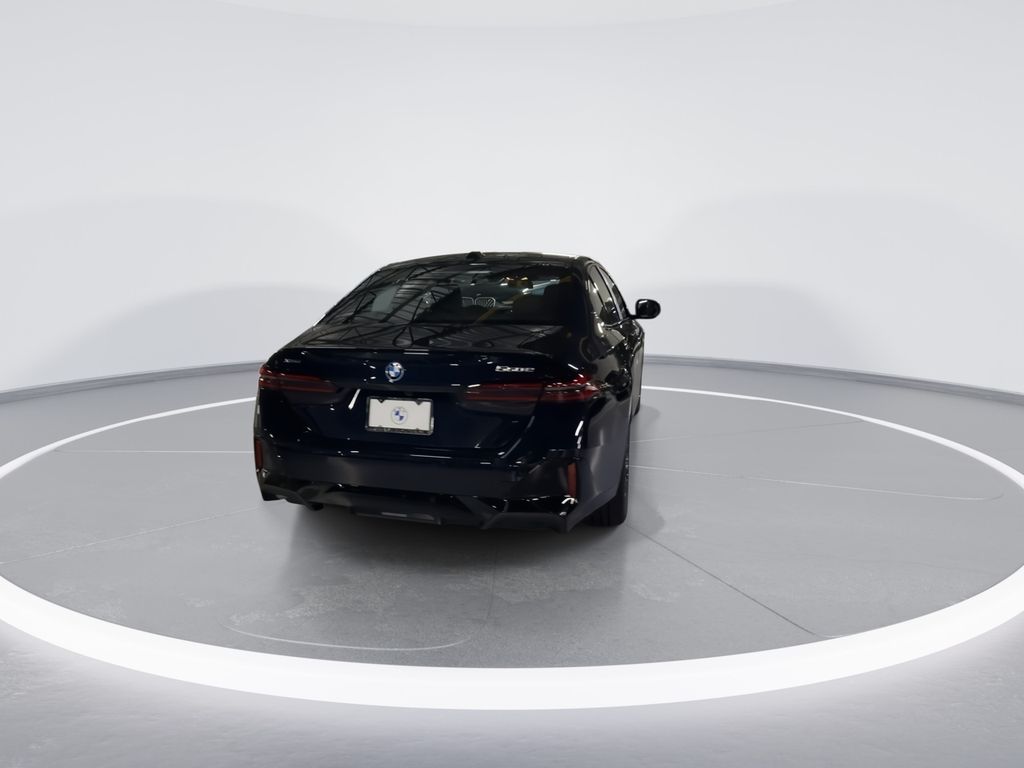 Thumbnail: 2026 BMW 5 Series - 7