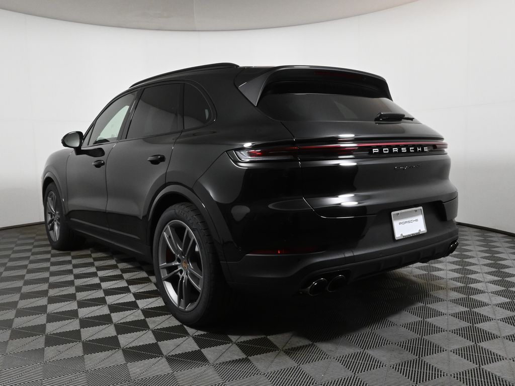 Thumbnail: 2026 Porsche Cayenne - 3
