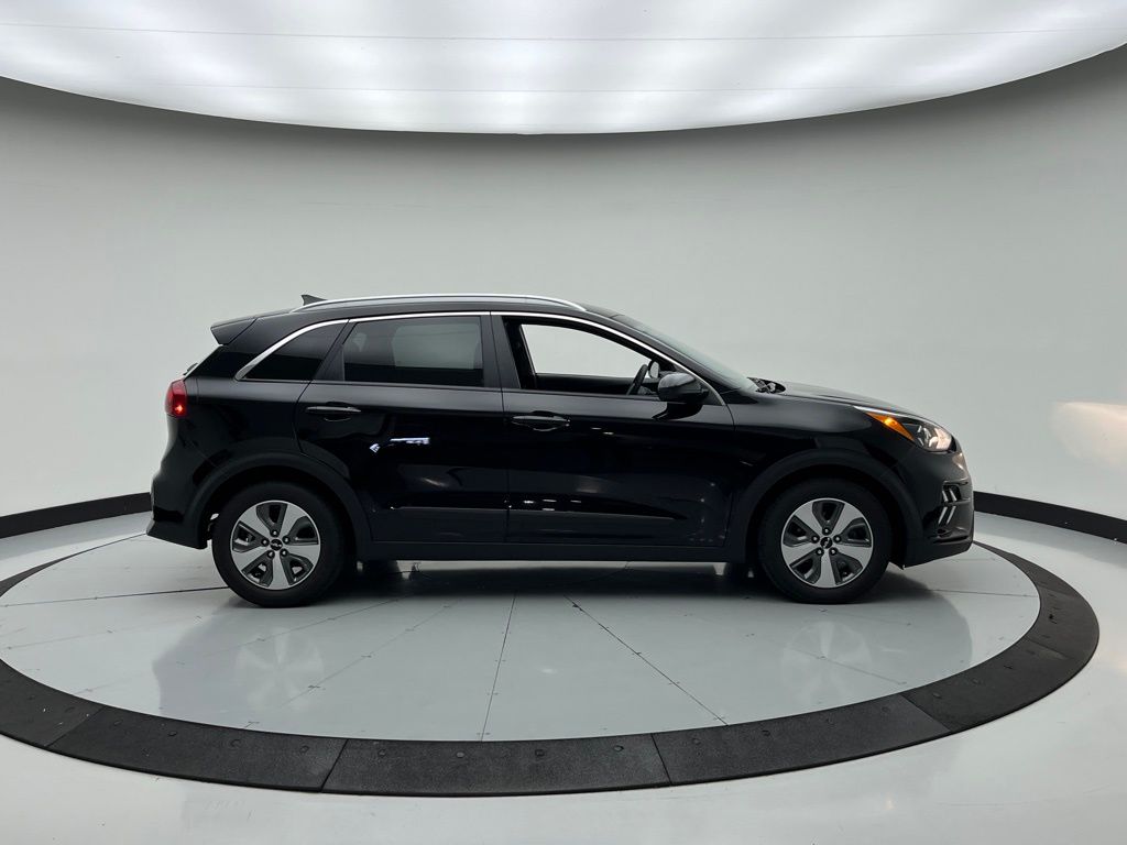 Thumbnail: 2022 Kia Niro - 6