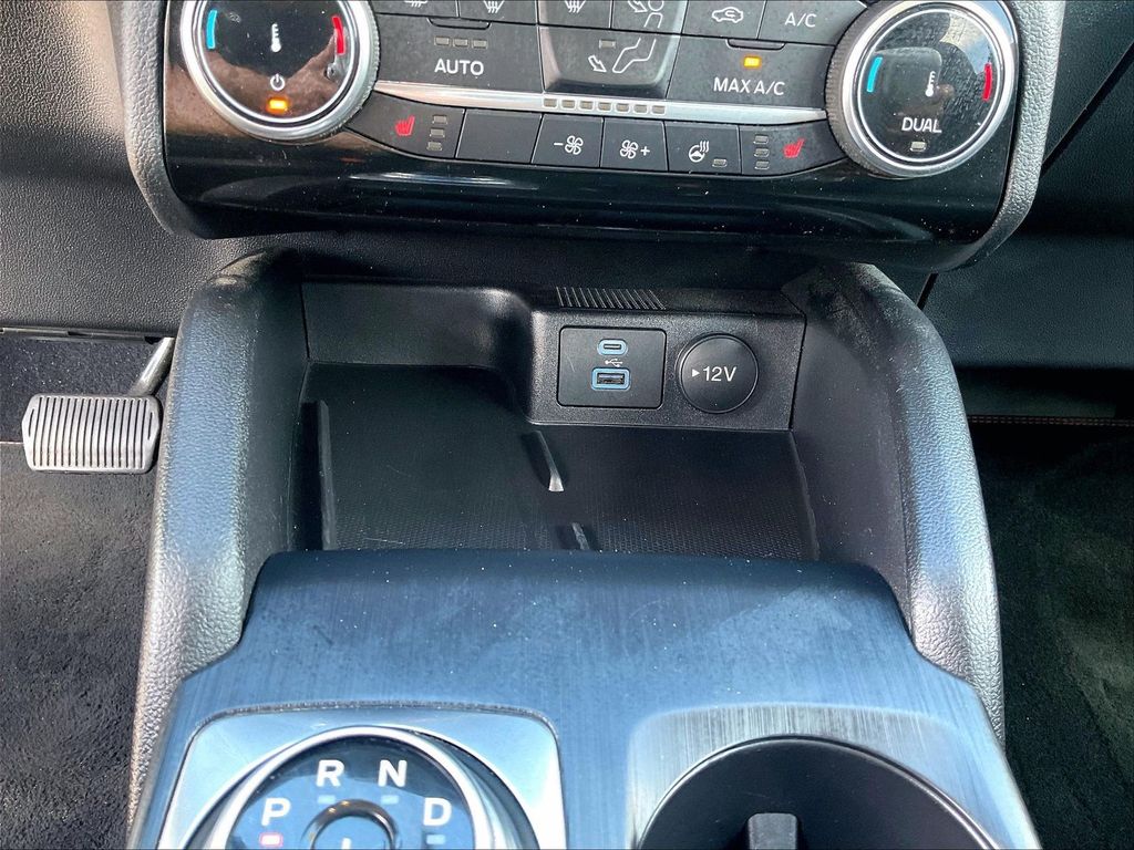 2022 Ford Escape — photo 12
