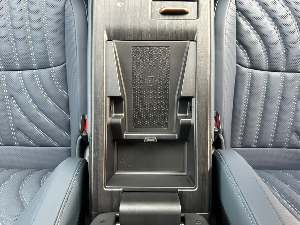 2025 Nissan Ariya PLATINUM+ e-4ORCE