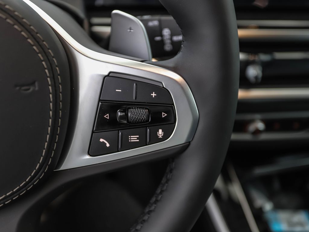 Thumbnail: 2026 BMW X5 - 13