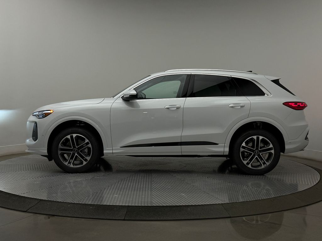 Thumbnail: 2026 Audi Q5 - 6