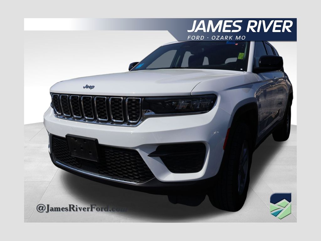 Bright White Clearcoat 2024 Jeep Grand Cherokee Laredo RWD SUV / Crossover 4X2 8-Speed Automatic