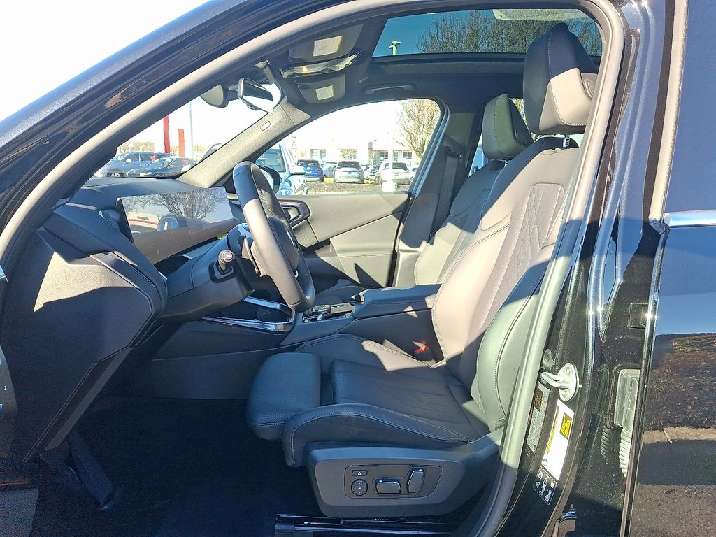 Thumbnail: 2025 BMW X3 - 14