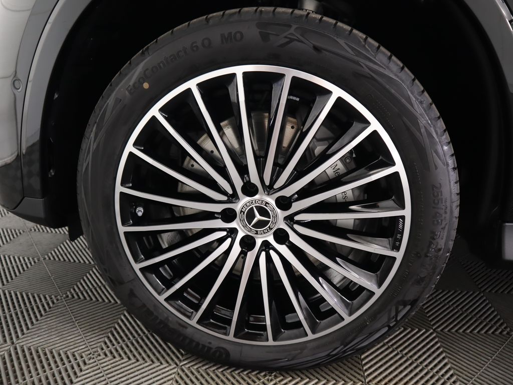 Thumbnail: 2026 Mercedes-Benz GLC - 32