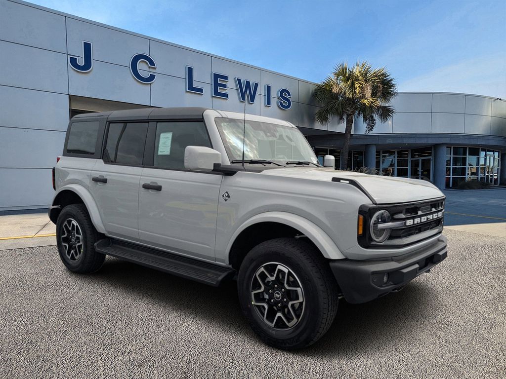 2026 Ford Bronco Outer Banks