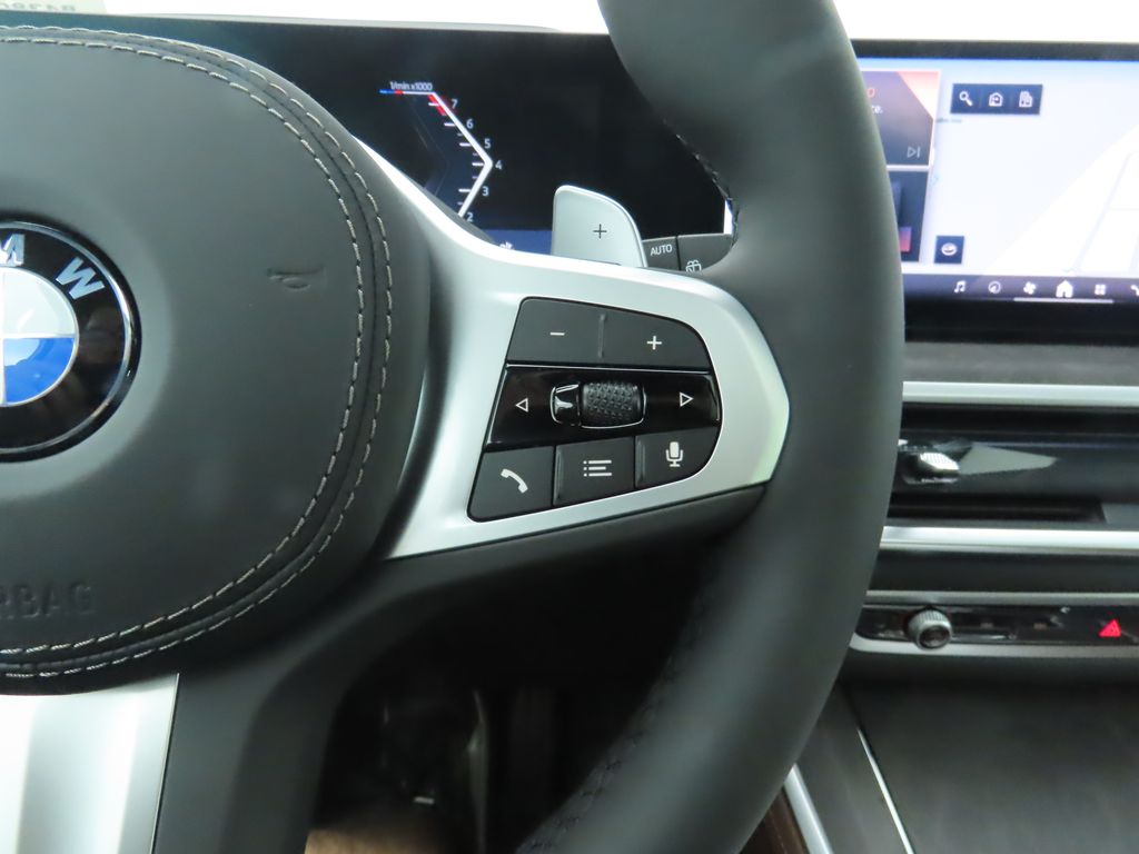 Thumbnail: 2026 BMW X5 - 12