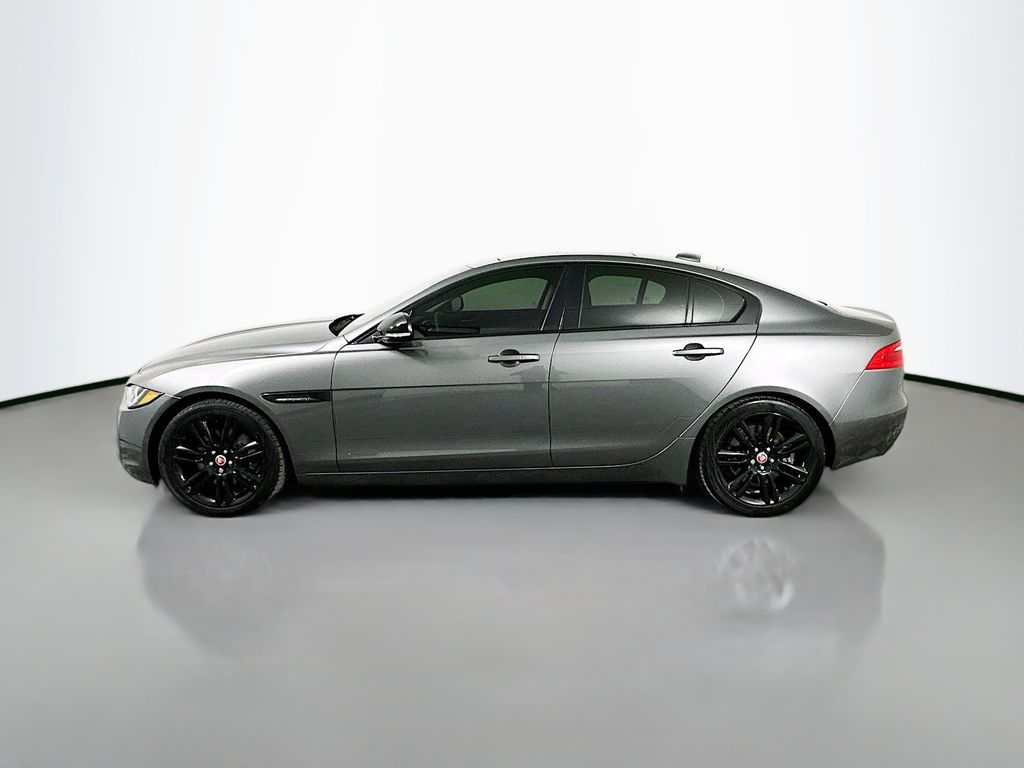 2017 Jaguar XE Prestige 8