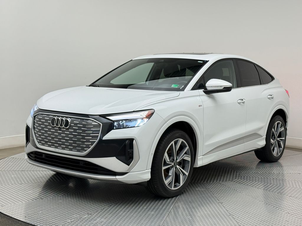 Thumbnail: 2023 Audi Q4 e-tron - 8