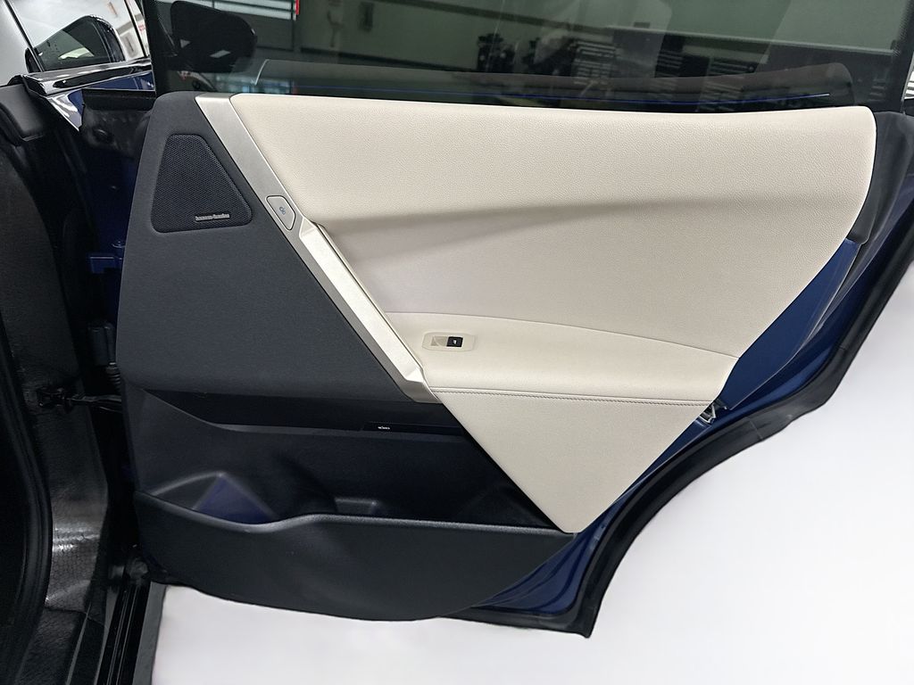 Thumbnail: 2023 BMW iX - 26