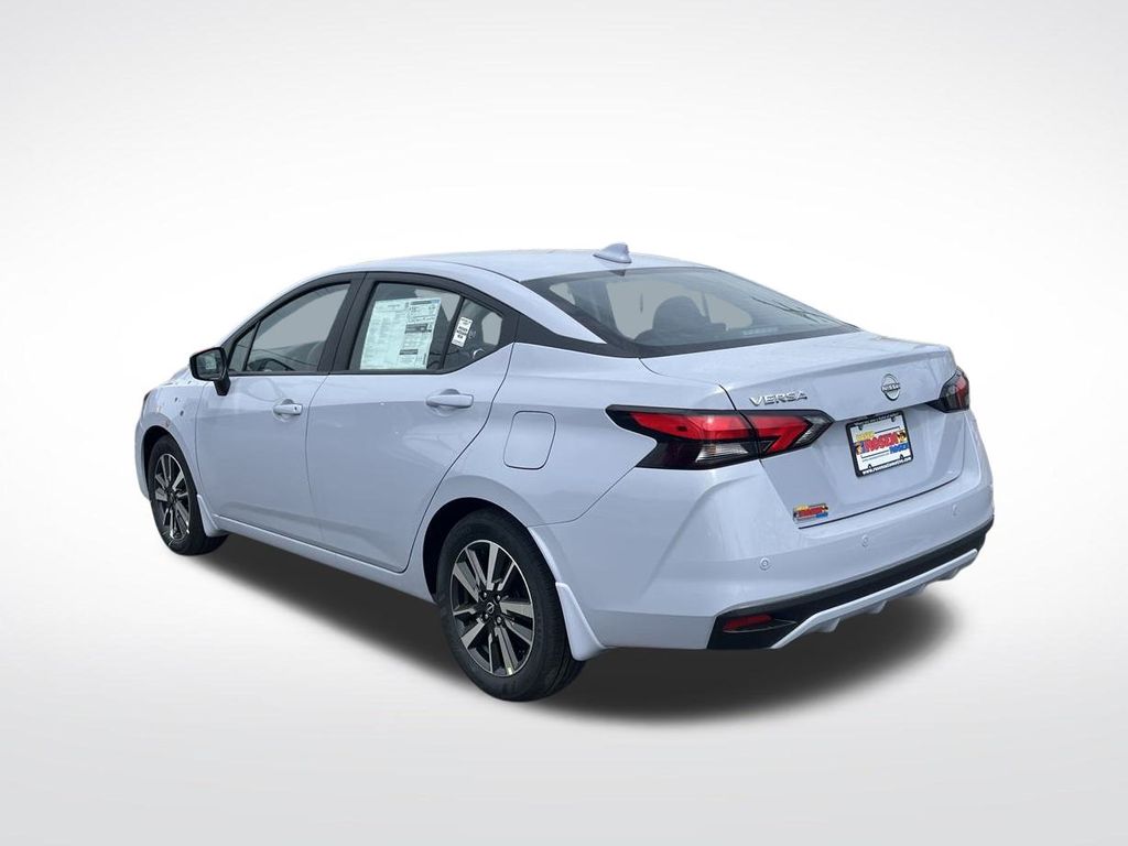 2025 Nissan Versa 1.6 SV photo