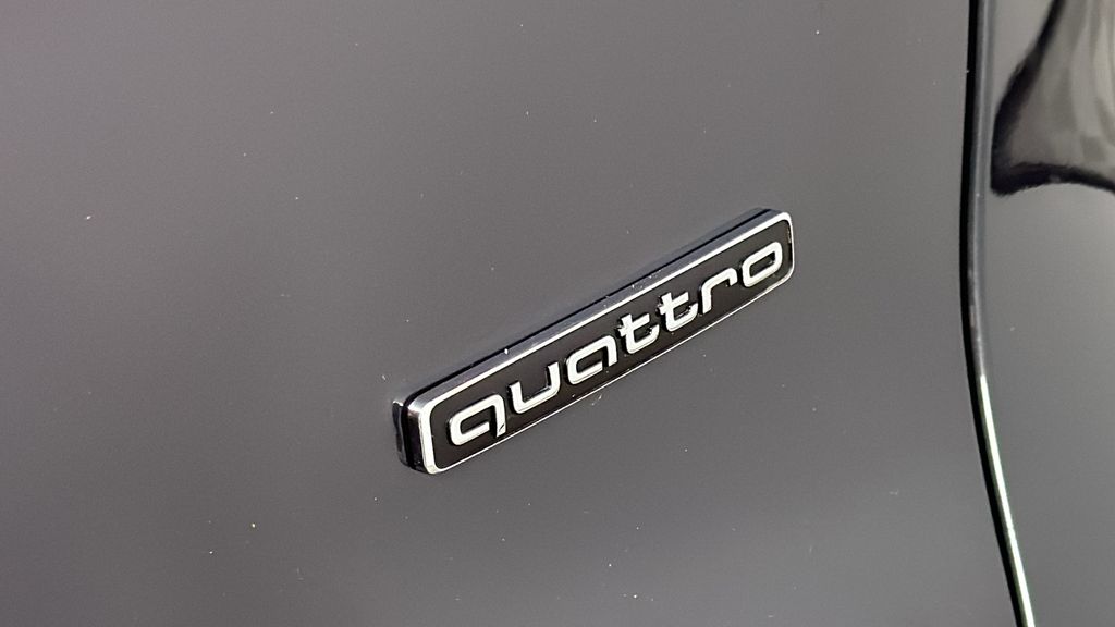 Thumbnail: 2025 Audi Q5 - 10