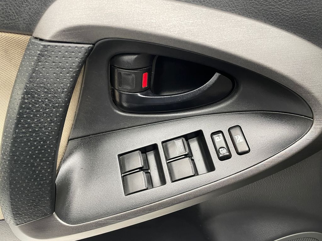 Thumbnail: 2012 Toyota RAV4 - 10