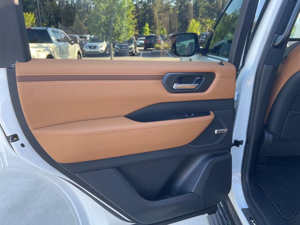 2025 Aspen White Tricoat Nissan Armada SL RWD SUV