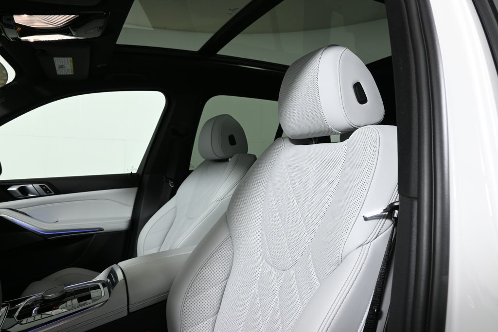 Thumbnail: 2024 BMW X5 - 16