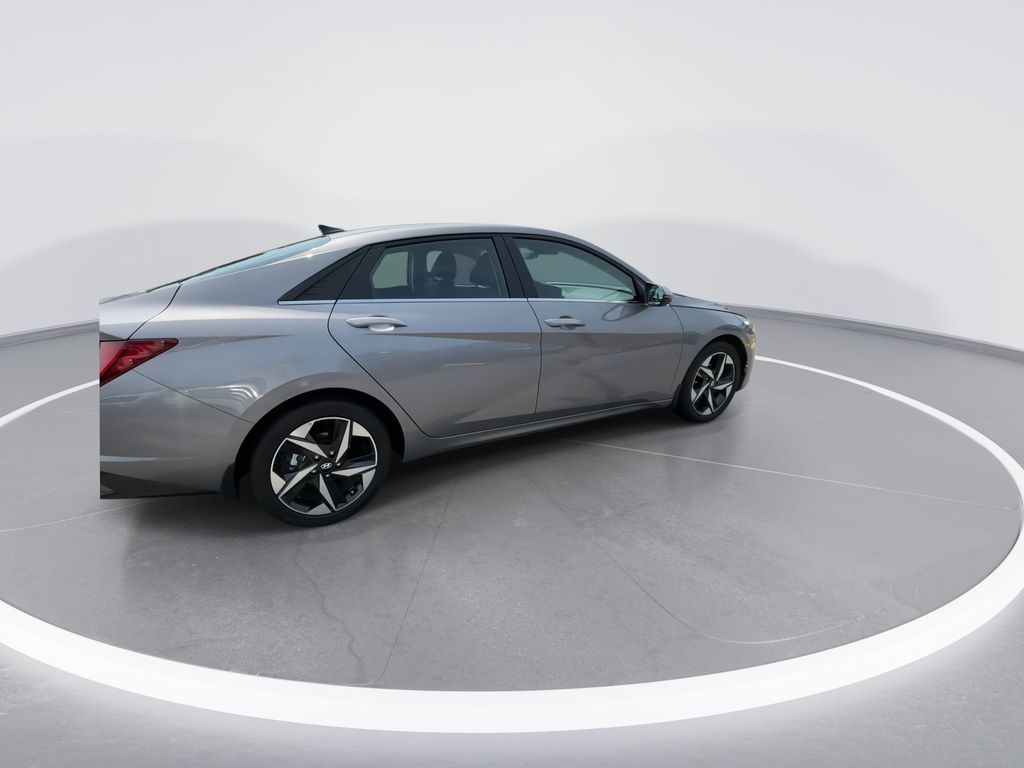 Used 2023 Metal Hyundai Limited image 8