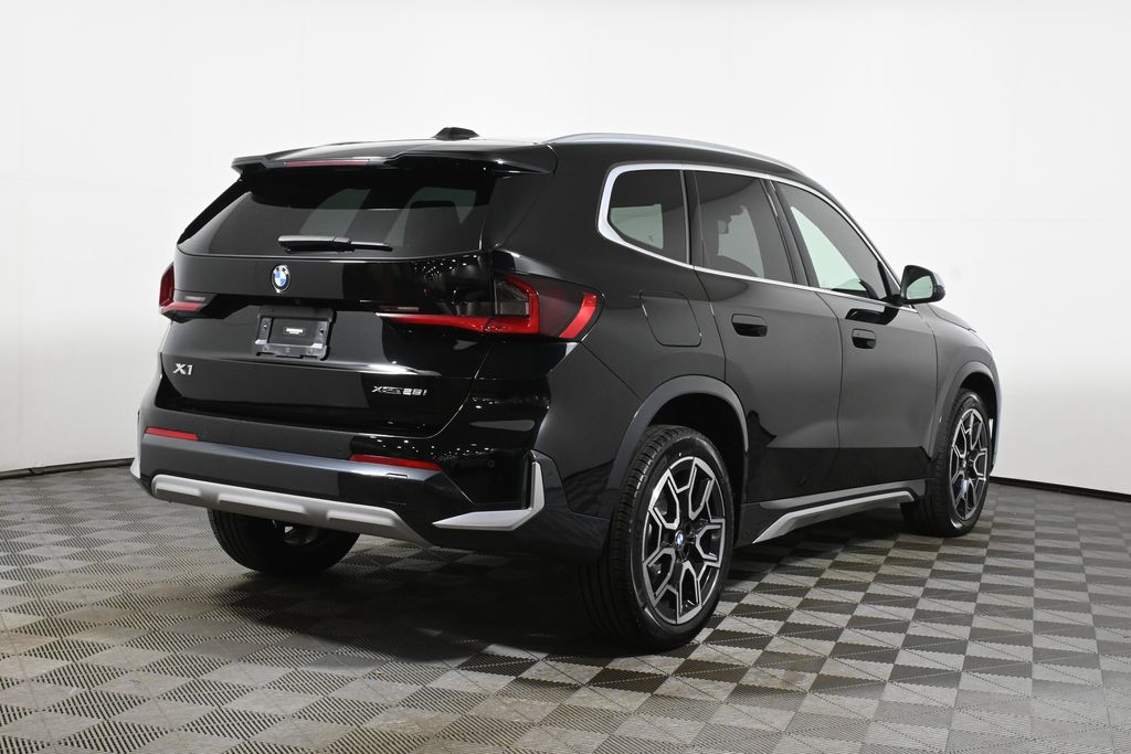 Thumbnail: 2023 BMW X1 - 7