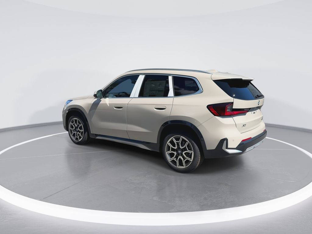 Thumbnail: 2027 BMW X1 - 6
